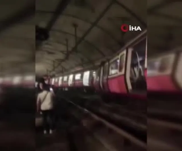 Kadıköy’de metro raydan çıktı, yolcular tahliye edildi