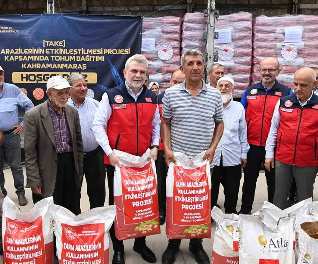Kahramanmaraş'ta üreticilere 47 ton yerli ve milli soya tohumu dağıtıldı