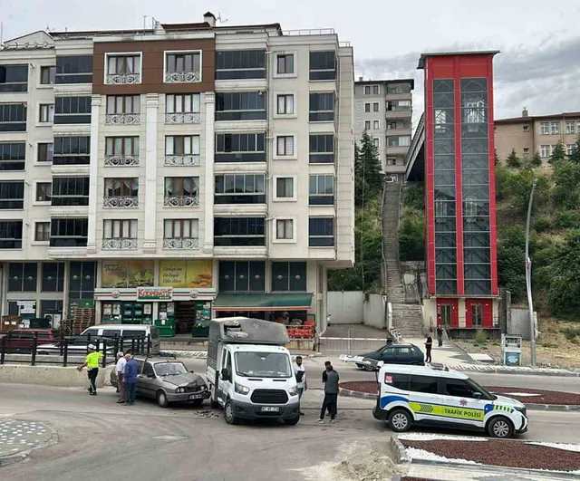 Karabük'te otomobil ile kamyonet çarpıştı: 1 yaralı