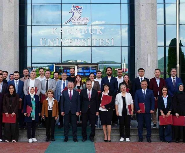Karabük Üniversitesi, Sosyalfest’e Katkı Veren Akademik ve İdari Personele Teşekkür Belgeleri Verdi