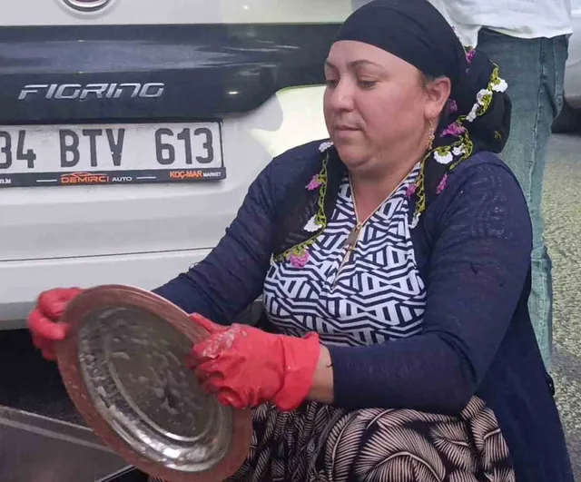 Kars sokaklarında alın teriyle geçim: karı-koca kalaycılık yaparak ekmeklerini kazanıyor