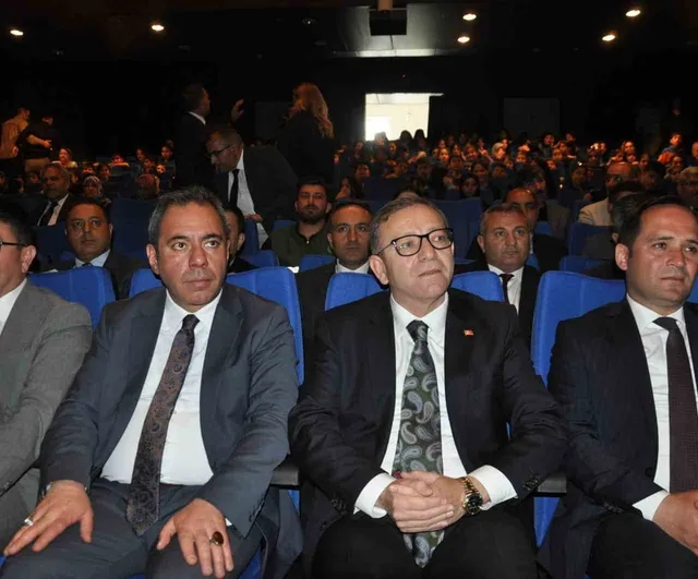 Kars’ta kitap seferberliği: 98 bin kitap, 8 milyon sayfa okundu — En çok okuyanlar ödüllendirildi