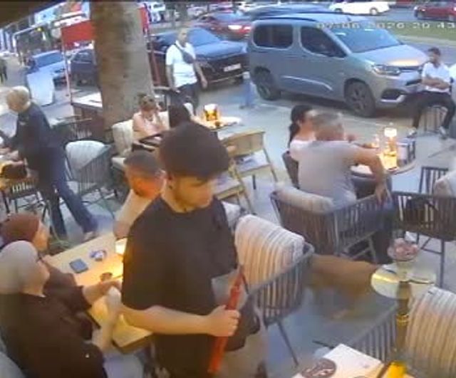 Karşıyaka'da bıçaklı saldırı: 15 yaşındaki Erdem Demir hayatını kaybetti
