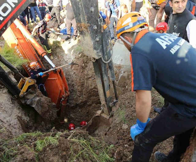 Kastamonu'da kanalizasyon çukurunda göçük: 19 yaşındaki işçi yaşamını yitirdi