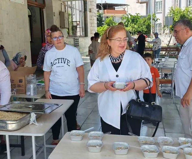Kaymakam Doğru Germencik'te aşure programında vatandaşlarla buluştu