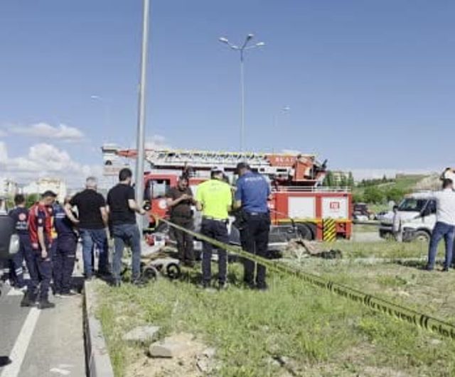 Kayseri Bünyan'da kavşak çarpışması: 2 ölü, 4 yaralı