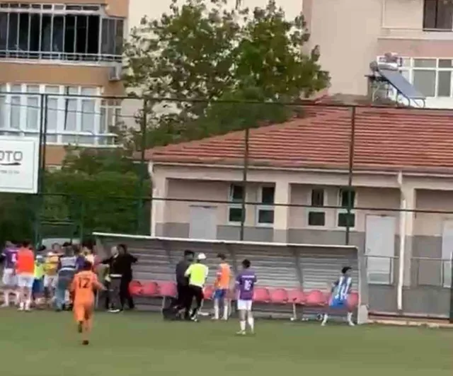 Kayseri'de amatör maçta hakeme saldırı