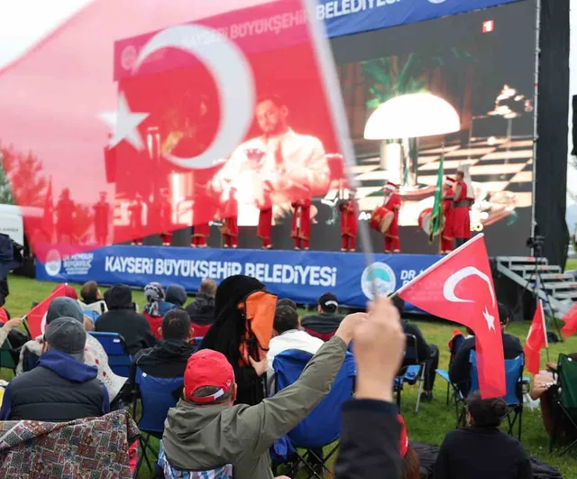 Kayseri milli takım için tek yürek oldu