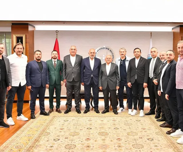 Kayserispor yönetiminden Başkan Dr. Memduh Büyükkılıç’a ziyaret