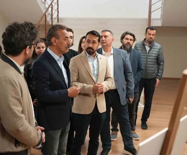 KBÜ İletişim Fakültesi'nde Öğrenci Yapımı Kurmaca Filmler ve Afiş Sergisi Gösterildi