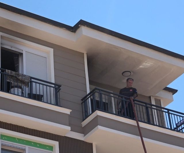 Kepez'de apartman dairesinde çıkan yangın söndürüldü