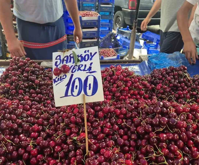 Kiraz festivali sonrası fiyatlar geriledi: Tekirdağ pazarında kilo 70 liraya indi