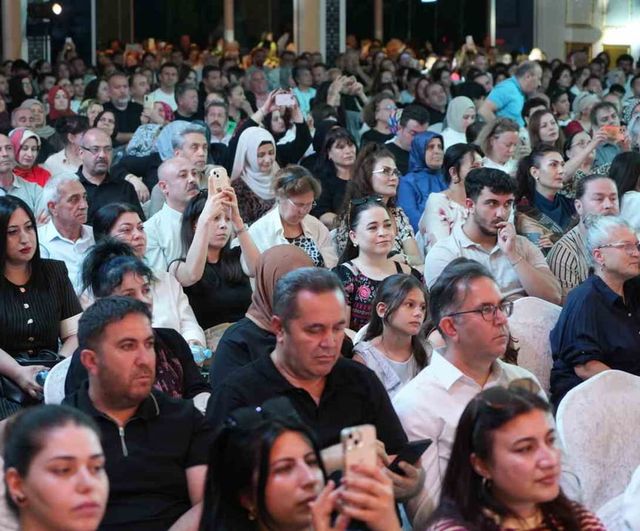 Kırıkkale'de 'Gönülden Türküler' konseri: Türk Halk Müziği Korosu ilk sahnesinde beğeni topladı