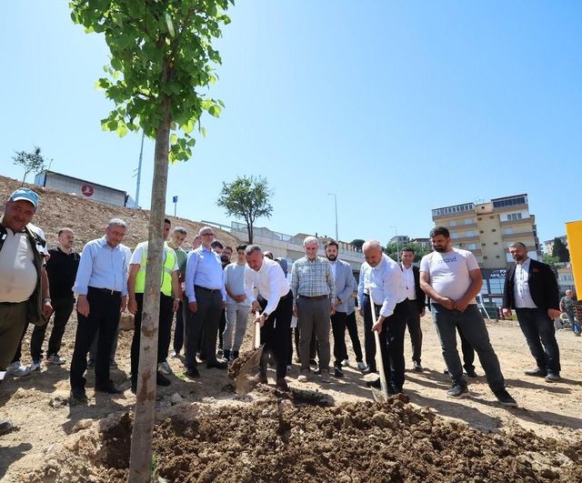 Kocaeli’de 6 ayda tamamlanan Eskihisar Feribot Yolu–Cengiz Topel Köprülü Kavşağında ilk sürüş TOGG ile yapıldı