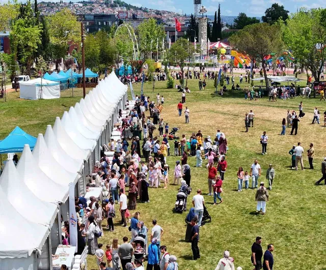 Kocaeli'de karne hediyesi: Karneval çocuk şenliği başladı