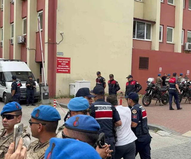Kocaeli'de rüşvet ve tefecilik operasyonunda 16 şüpheli adliyeye sevk edildi
