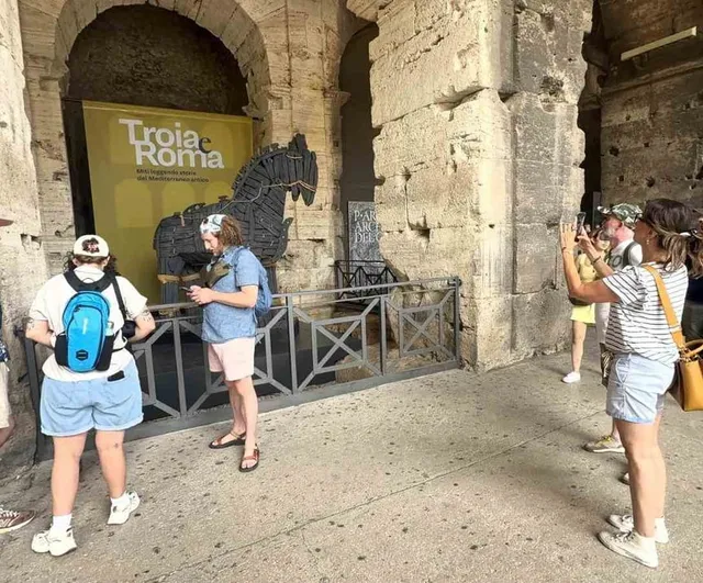 Kolezyum'da Troya Sergisi: 221 eserle Türkiye'nin kültürel mirası Roma'da
