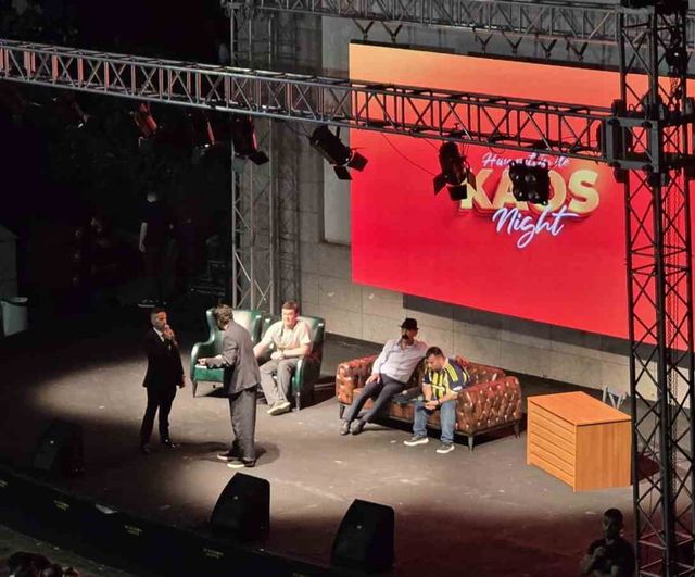 Komedyen Hayrettin Karadeniz Ereğli'de kahkaha dolu gece yaşattı