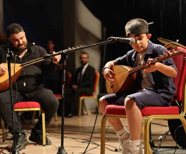 Körfez Belediyesi sanat merkezi kursiyerlerinden yıl sonu konseri