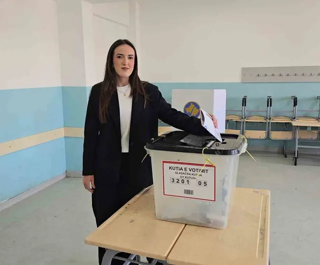Kosova'daki genel seçimlerde Albin Kurti'nin partisi yüzde 47,13 oyla birinci oldu