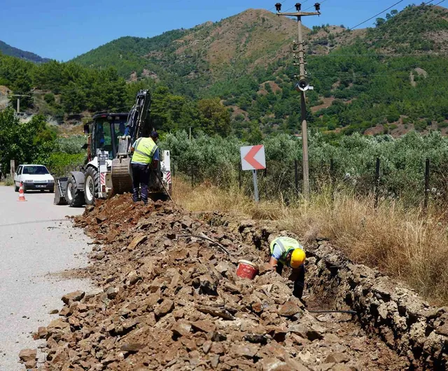 Köyceğiz Kemerağzı Mevkii’ndeki 3 bin 500 metrelik içme suyu hattı yenileniyor