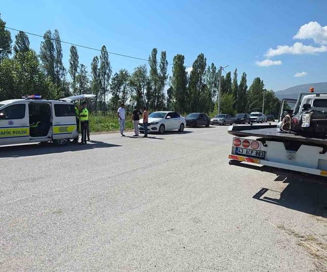 Kütahya'da otomobil ile motosiklet çarpıştı: 64 yaşındaki sürücü ağır yaralandı