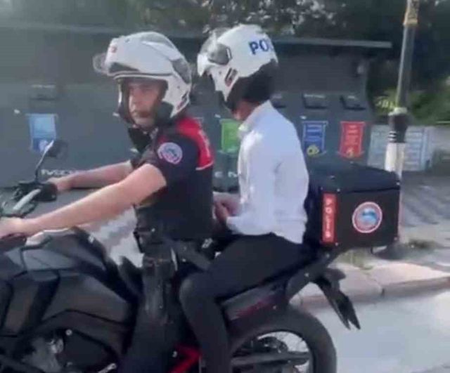 Kütahya'da Yunus Timleri LGS'ye yetişemeyen öğrencilerin yardımına koştu
