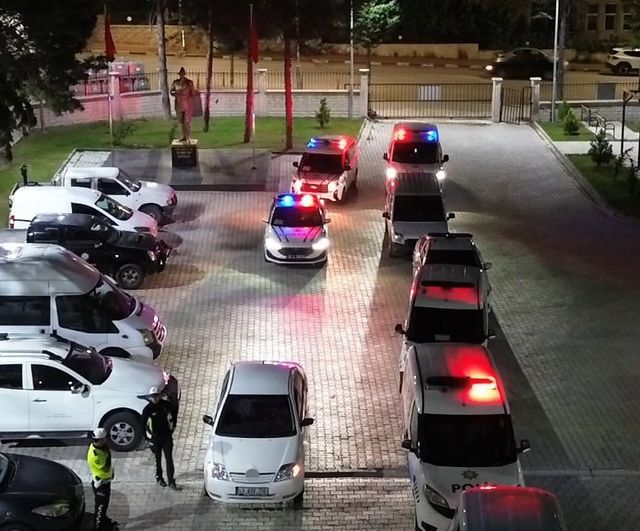 Kütahya Gediz'te eş zamanlı uyuşturucu operasyonu: 28 şüpheli gözaltında
