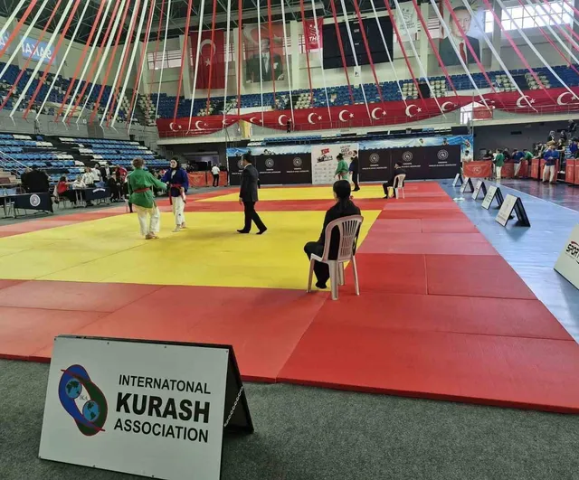 Kütahyalı Sporculardan Sakarya’daki Türkiye Kuraş Şampiyonası’nda Madalya Başarısı