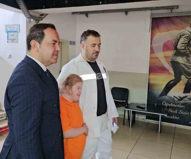 Madenciler okulda Babalar Günü'nü çocuklarla kutladı