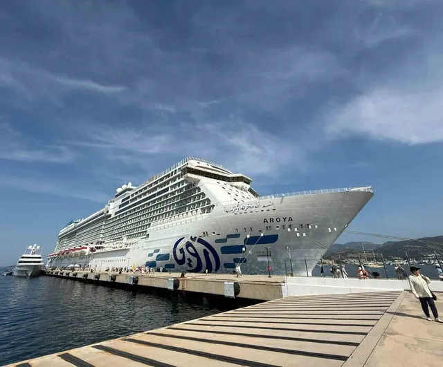 Malta bayraklı Aroya kruvaziyeri Bodrum'a 2 bin 059 yolcu getirdi