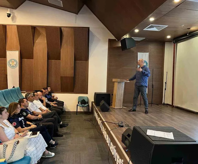 Manisa Büyükşehir’den hal zabıta ve denetim personeline kayıt dışılıkla mücadele odaklı eğitim