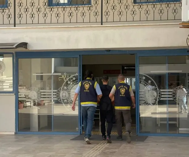 Marmaris'te marttaki silahlı saldırı soruşturmasında 5 şüpheli adliyeye sevk edildi