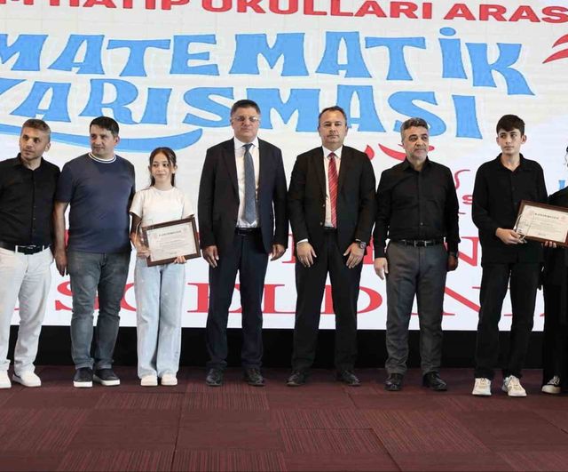 Matematikte dereceye giren imam hatipliler ödüllerini aldı