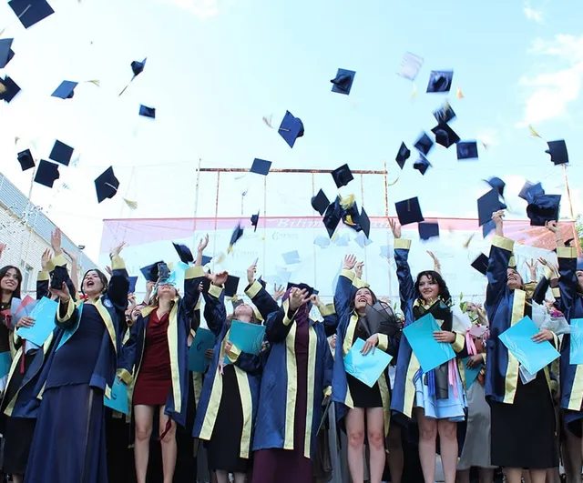 MCBÜ’de üç yerleşkede mezuniyet coşkusu