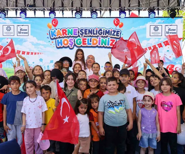Meram’da çocuklar karne sevincini doyasıya yaşadı
