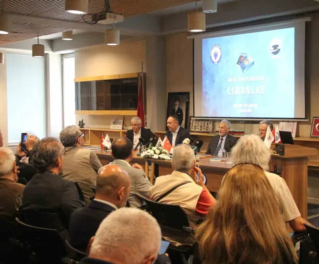 Mersin'de 'Antik Dünyanın Kalbi Limanlar' kitabı tanıtıldı — Neolitik Dönem'den Bizans'a liman tarihi bilimsel ışıkla ele alındı