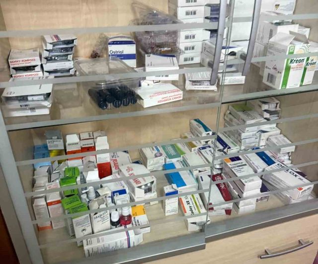 Mersin Erdemli'de sahte doktor operasyonu: Evde ultrason cihazı ve 20 koli ilaç ele geçirildi