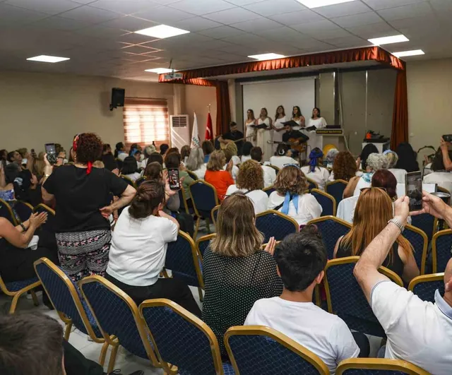 Mezitli’nin kadınları Hatay’da dayanışma için buluştu