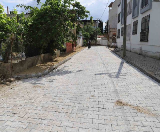 Nazilli'de yol yenileme çalışmaları hızlandı: Bir haftada 12 bin m² parke yenilendi