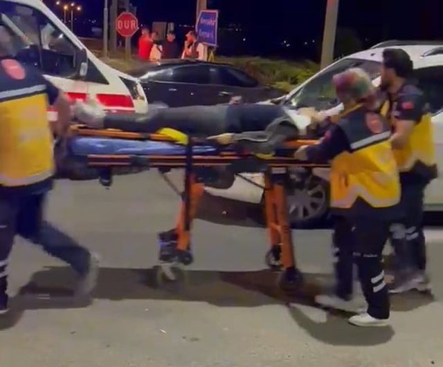 Niğde-Bor yolunda iki aracın çarpışması: 4 kişi yaralandı