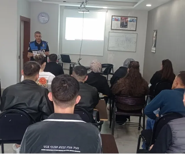 Niğde Emniyeti vatandaşları dolandırıcılığa karşı bilgilendiriyor