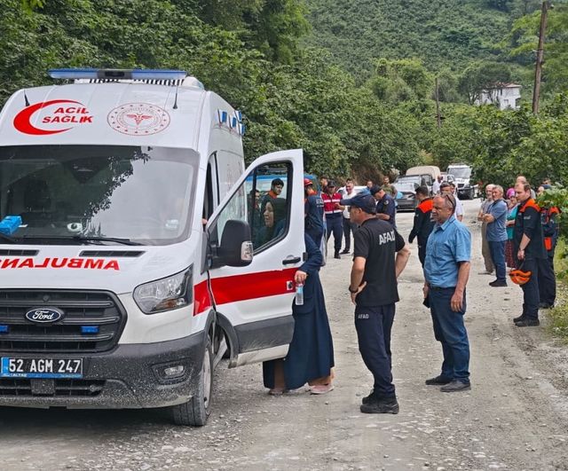 Ordu'da ırmağa düşen kişi hastanede yaşamını yitirdi