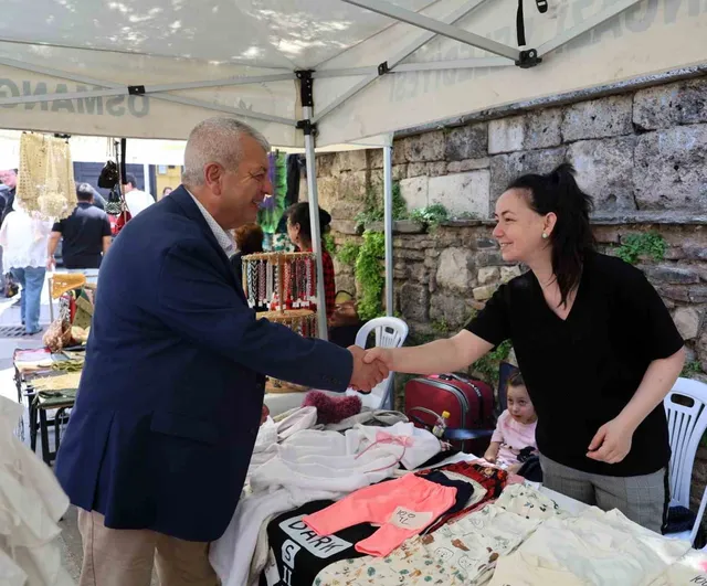 Osmangazi'de kadın girişimciler Babalar Günü'nde stant açtı