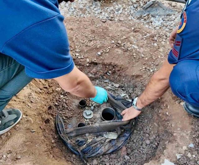 Osmaniye'de toprağa gömülü tankta saklanan da dahil toplam 4.248 litre kaçak akaryakıt ele geçirildi