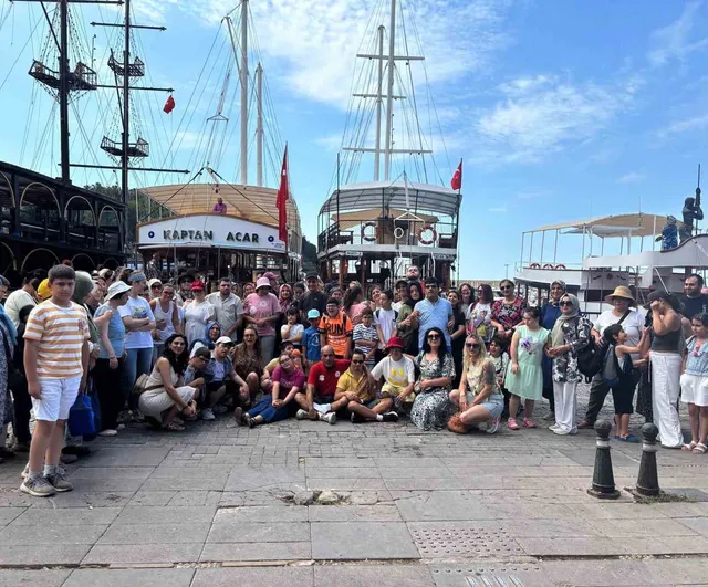 Özel bireyler yaza merhaba etkinliğinde Akdeniz'e açıldı