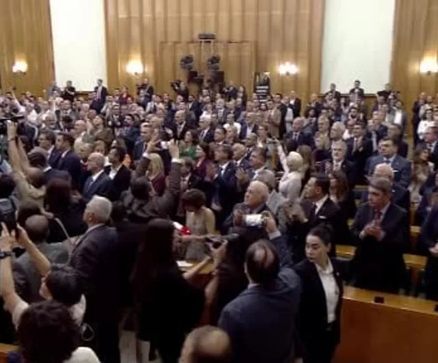 Özgür Özel: AK Parti'nin 'kara düzen' planına alet olana hakkımı helal etmiyorum
