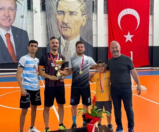 Pozantı'da ilk ayak tenisi turnuvası sona erdi