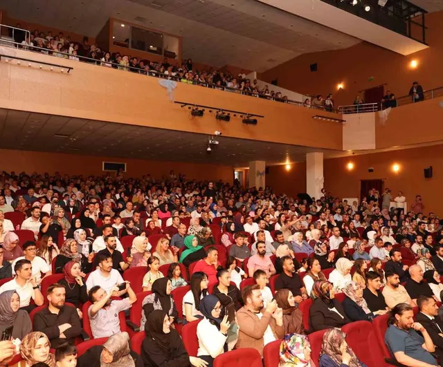 Pursaklar'da minik öğrencilerin mezuniyet gösterisi