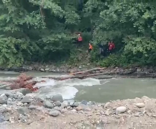 Rize’de aranan kayıp şahıs ölü bulundu, arama botunun devrilmesi sonucu 1 AFAD personeli hayatını kaybetti